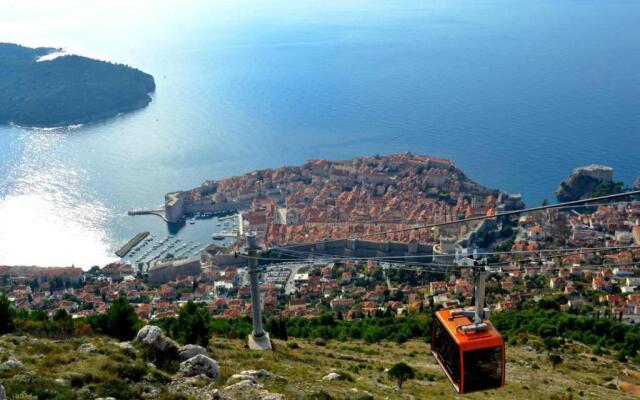 Apartments Adriana Flora