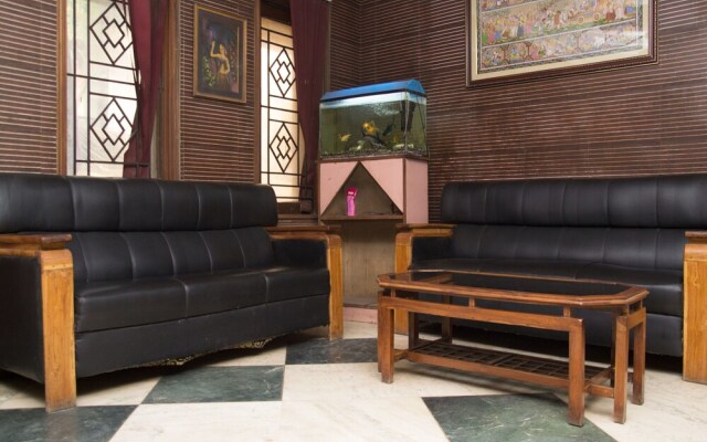 OYO 4065 Hotel Richi