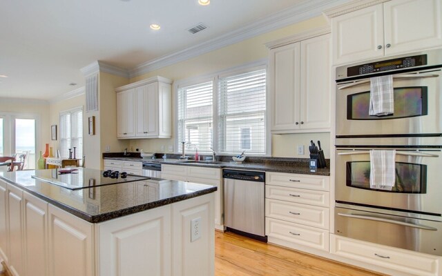 Higher Porpoise by Peace Vacations