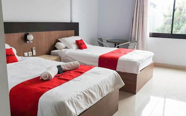 RedDoorz near Muaya Beach Jimbaran