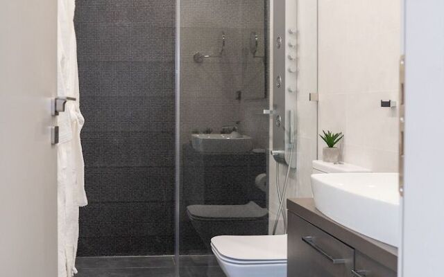 The Lop Athens Holiday Luxury Suites