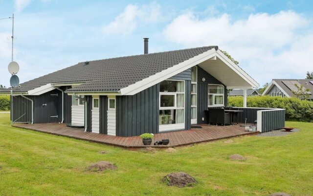 6 Person Holiday Home in Hadsund