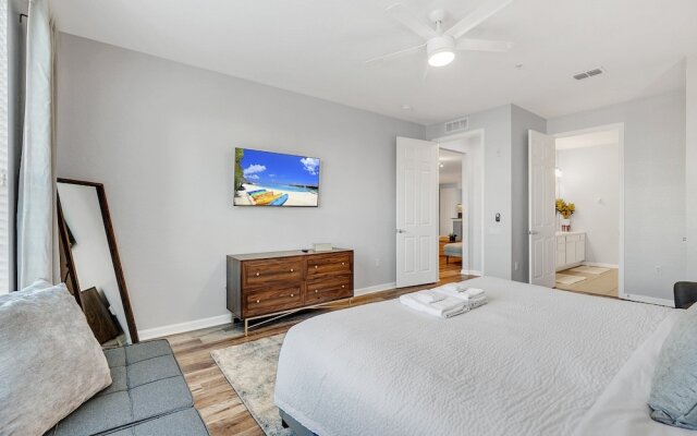 Vero`s Gem Deluxe 3 Bedroom Condo by RedAwning