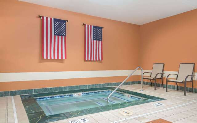 Ramada by Wyndham Catlettsburg/Ashland