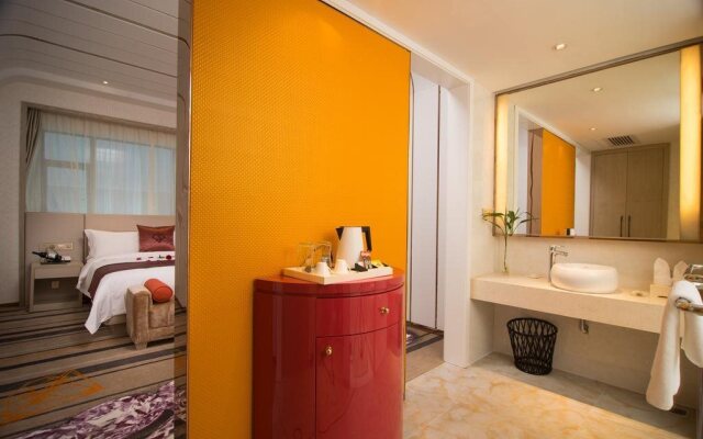 Pinnacle Art Hotel