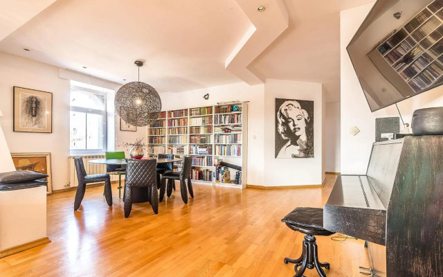 Modern City-Centre Penthouse with Spectacular Views / 135sqm