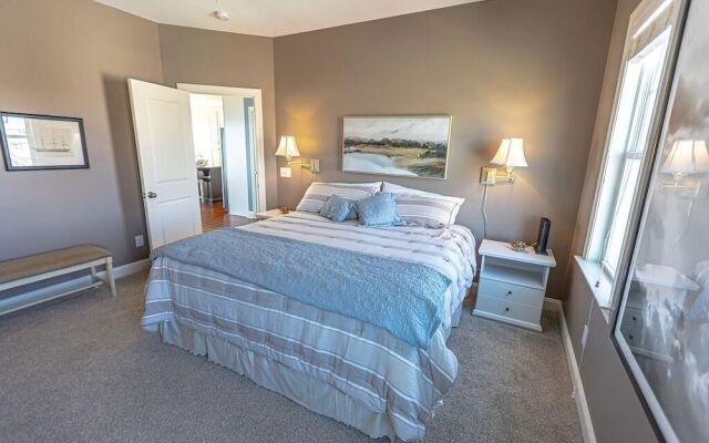 R & R By The Sea 4 Bedroom Home by RedAwning