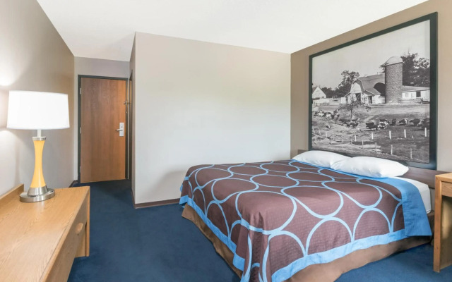 Super 8 By Wyndham Milbank