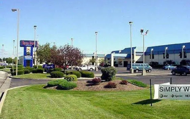 Lees Inn & Suites-Muncie