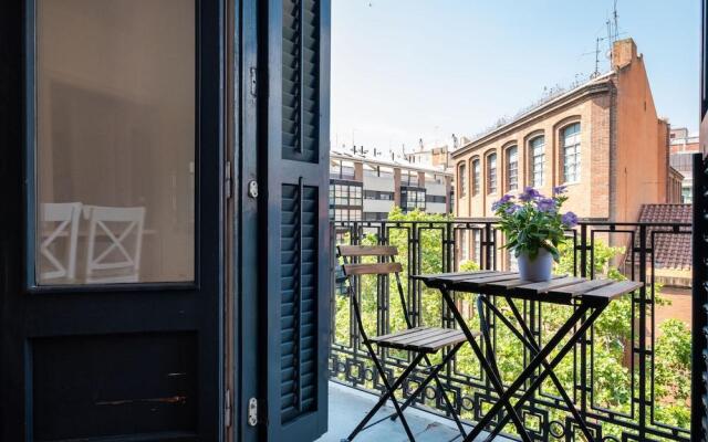 Stunning 4BR Apart in Sagrada Familia