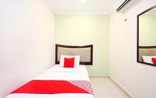 OYO 775 Hotel Sahara Inn
