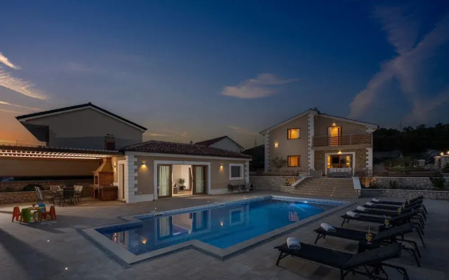 Villa Vilani Spa & Pool