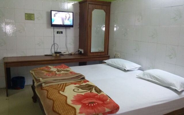 Iroomz Nama Residency
