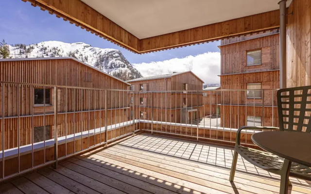 Nice Lodge With Balcony