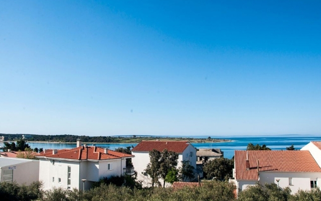Apartment ErikaS - 100m from sea: A6 Novalja, Island Pag