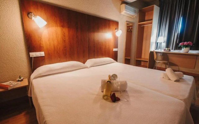 Hotel Embajador