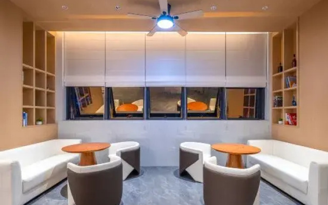 CHEERMAY Hotel (Tunchang Zhengfu Pedestrian Street)