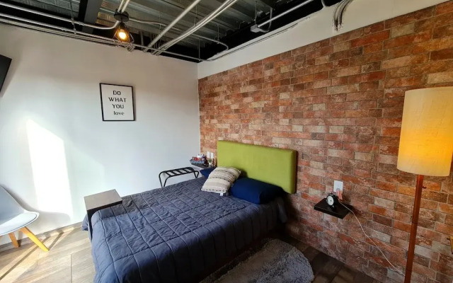 R06 Habitación Equipada STV WIFI Parking