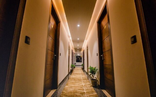 HOTEL TEN SQUARE - 5 Minutes from The Taj Mahal