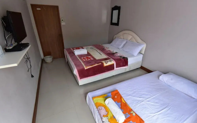 Petch Jed Sao Noi Resort