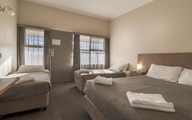The Argosy – Guest Rooms – East Devonport