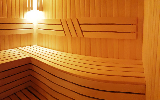 Черный слон Каштак (Сухум)