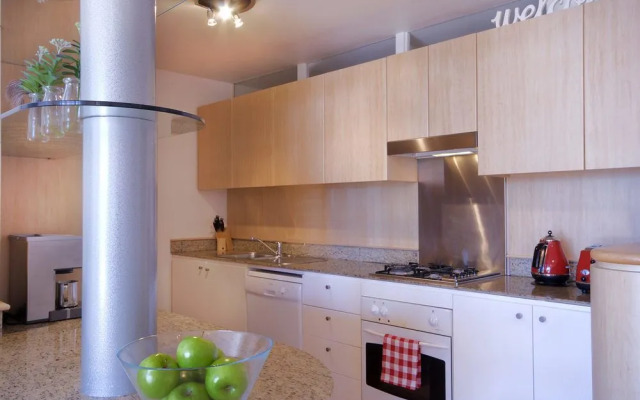 Homebush Bay Self-Contained Modern Two-Bedroom Apartments (BEN)