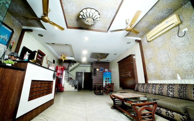 OYO 9056 Hotel Holiday Comfort