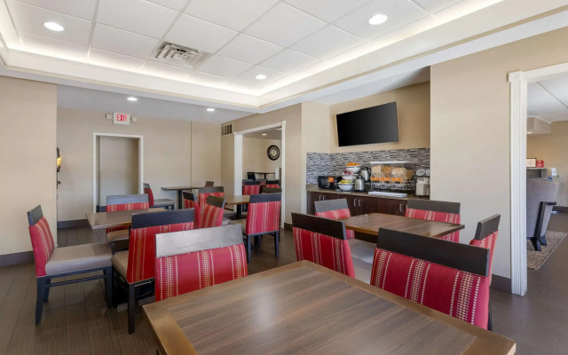Comfort Inn & Suites Porter near Indiana Dunes