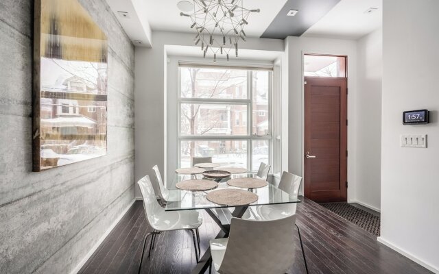 Cozy 5 Bedroom House in Downtown Toronto