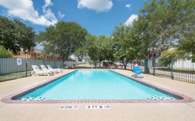 Days Inn Bryan College Station