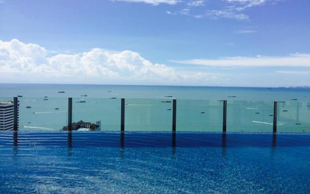 Pattaya Beach Sea View Rooftop Pool Resort