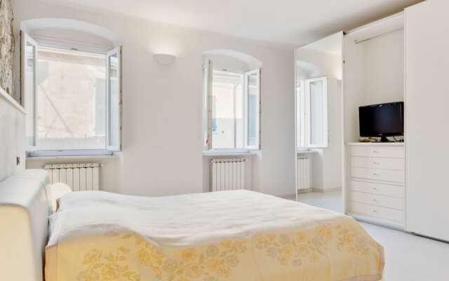 Sarzana White Apartment nel Centro Storico