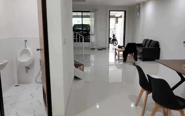 Modern House CNX