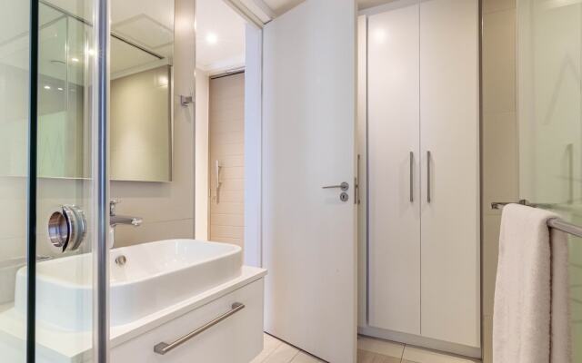 Sandton Smart Apartment Thirteen