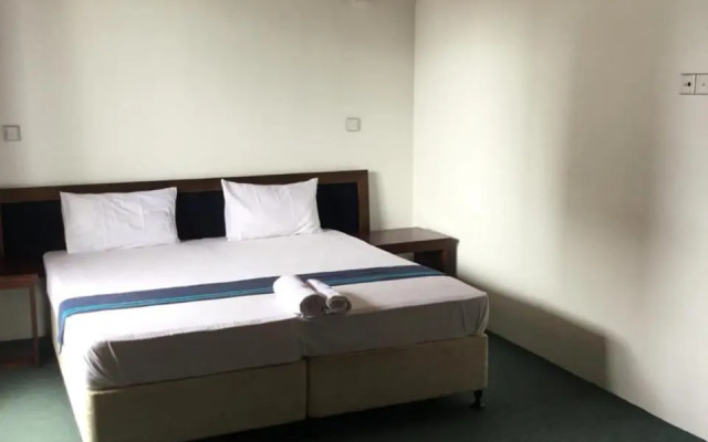 West Inn Colombo