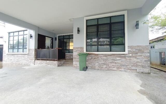 Emma Sukma Homestay by OYO Rooms