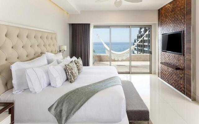 Luxe 2 BR Condo on the Beach