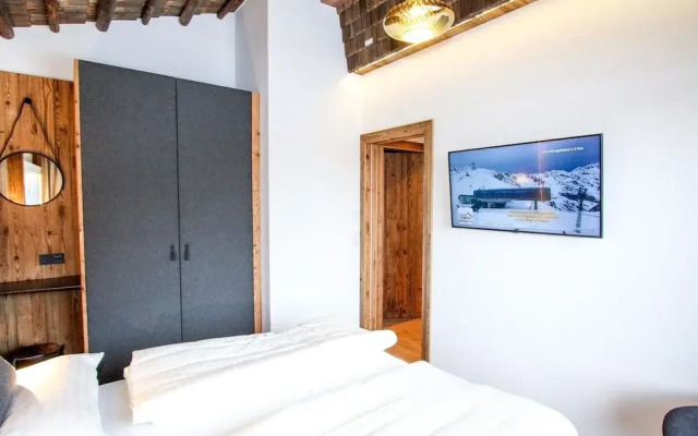 Luxury Chalet Pinzgauer Almhutte in Konigsleiten