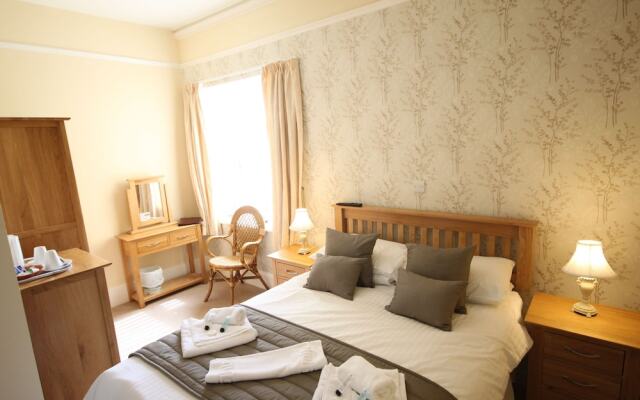 Coombe Court Hotel