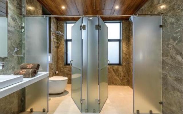 SaffronStays Falcon Hill, Lonavala - luxury villa with infinity pool near Lion's Point