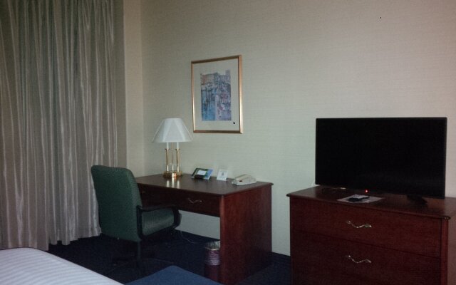 Maron Hotel & Suites