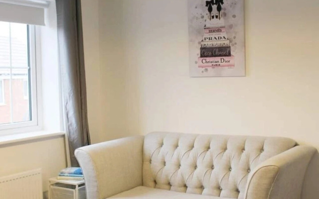 Beautiful 1-bed House in Peterborough