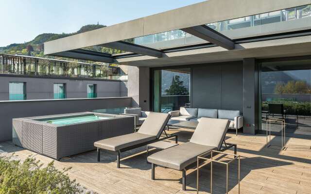 Hilton Lake Como Hotel