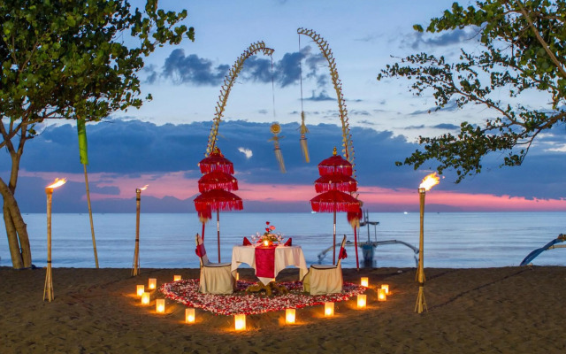 Bali Taman Beach Resort & Spa - Lovina