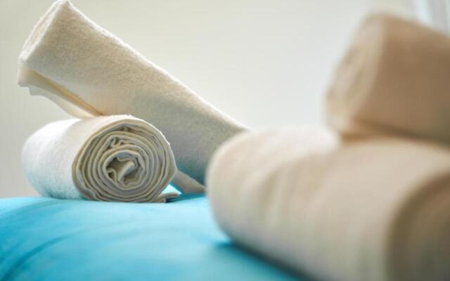 Rodrigo Triana Courtyard by Valcambre