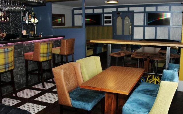 Chequers Hotel & Restaurant