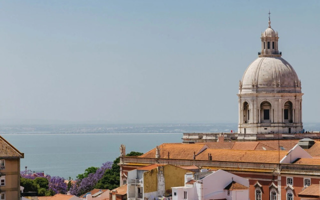 Rent4rest Lisbon Graca River View