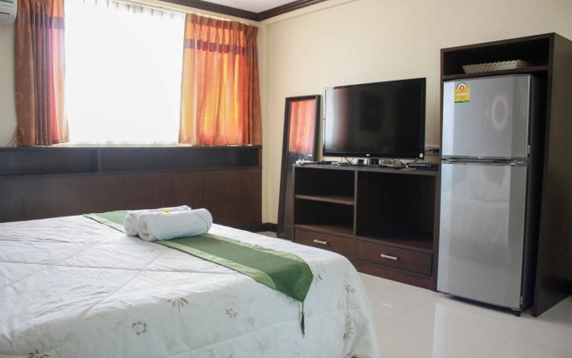七岩巴黎式旅馆(Cha am Paris Style Guest House) – Guest Rooms – Cha-am