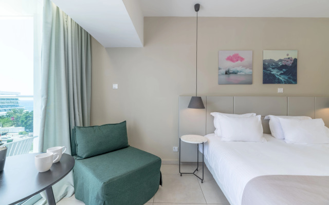 Napa Mermaid Hotel & Suites